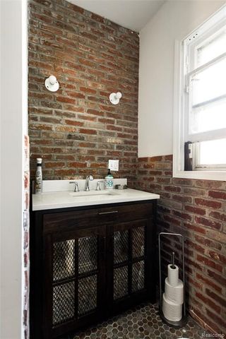 3132 Helen Street, Detroit, MI 48207