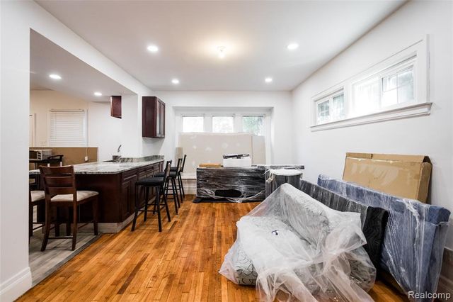 3132 Helen Street, Detroit, MI 48207