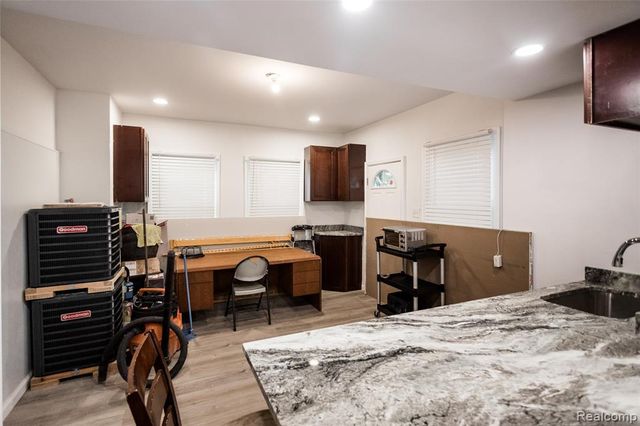 3132 Helen Street, Detroit, MI 48207