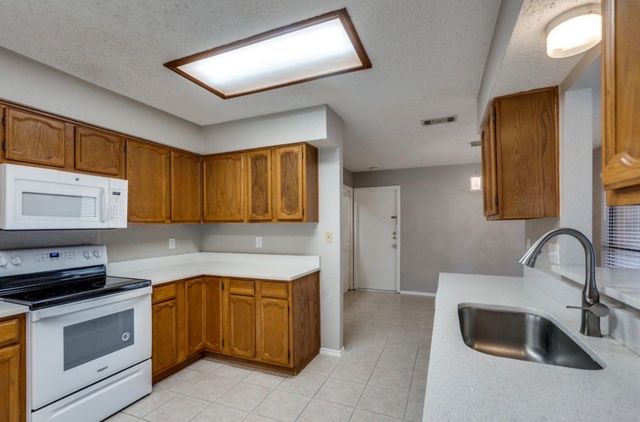 824 Simon Drive, Plano, TX 75025