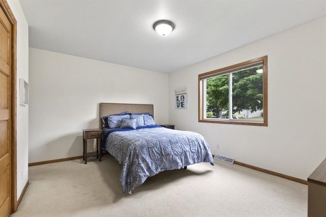 1054 SYCAMORE TREE DRIVE, Fond Du Lac, WI 54935