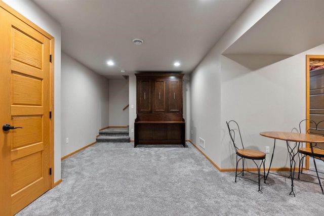 1054 SYCAMORE TREE DRIVE, Fond Du Lac, WI 54935