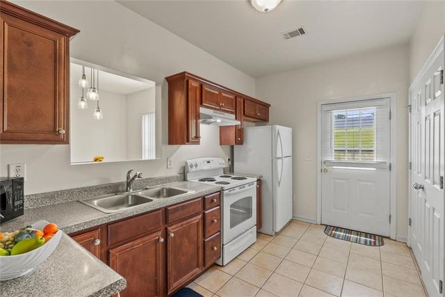 121 Village Drive, Loganville, GA 30052