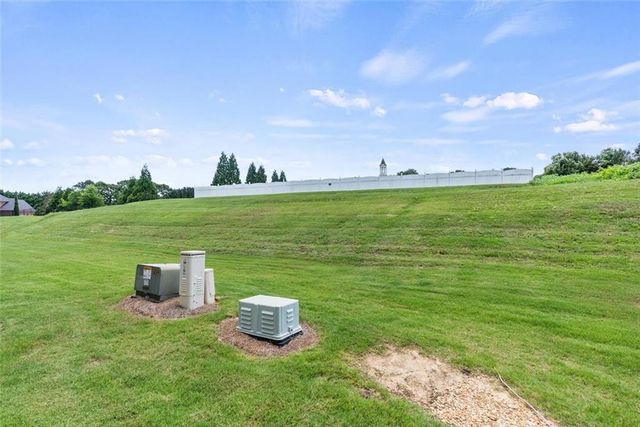 121 Village Drive, Loganville, GA 30052