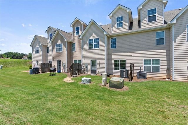 121 Village Drive, Loganville, GA 30052