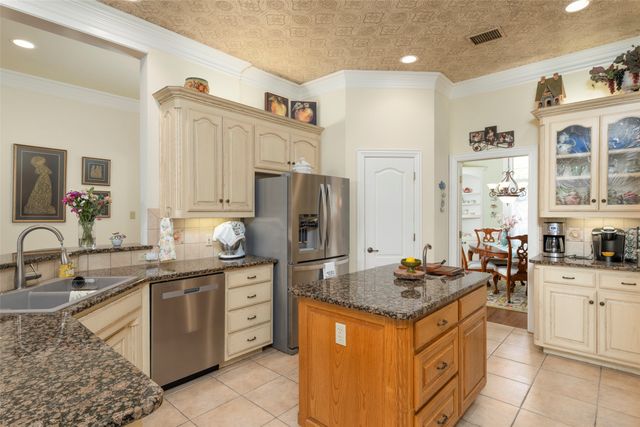 2006 Channing Park Drive, Arlington, TX 76013
