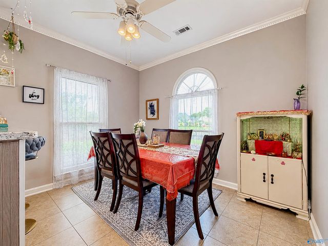 2613 Little John Street SW, Decatur, AL 35603