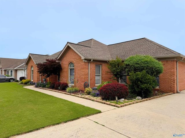 2613 Little John Street SW, Decatur, AL 35603