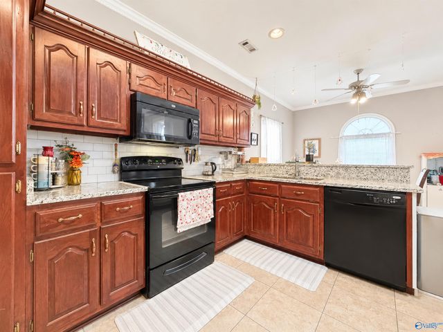 2613 Little John Street SW, Decatur, AL 35603