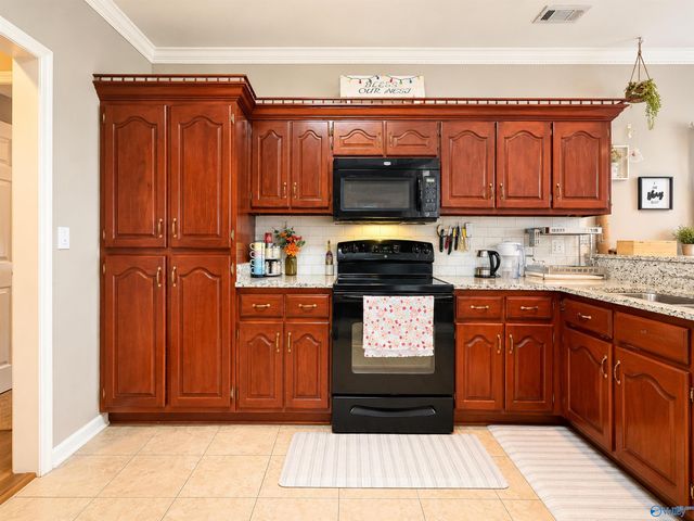 2613 Little John Street SW, Decatur, AL 35603