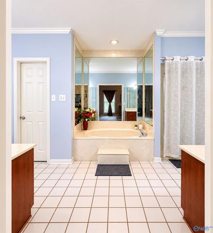 2613 Little John Street SW, Decatur, AL 35603
