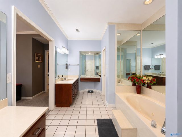 2613 Little John Street SW, Decatur, AL 35603