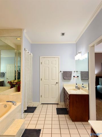 2613 Little John Street SW, Decatur, AL 35603