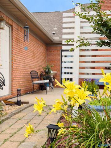 2613 Little John Street SW, Decatur, AL 35603