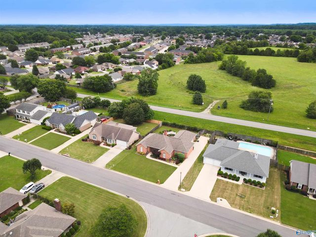 2613 Little John Street SW, Decatur, AL 35603