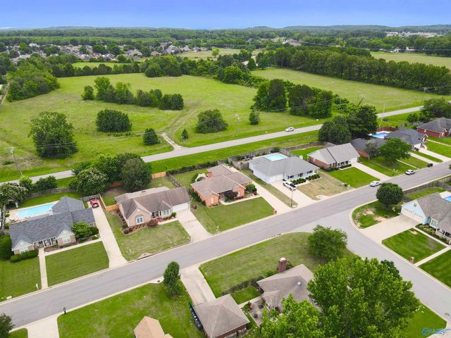 2613 Little John Street SW, Decatur, AL 35603