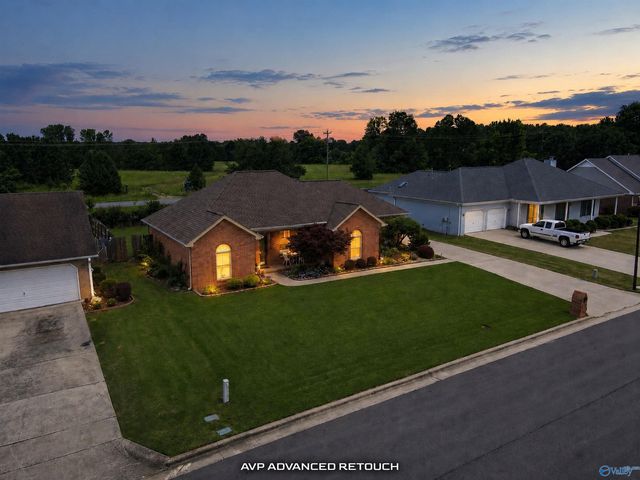 2613 Little John Street SW, Decatur, AL 35603