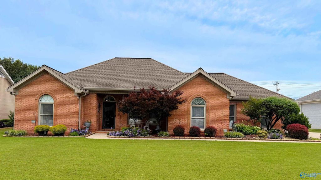 2613 Little John Street SW, Decatur, AL 35603