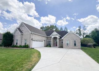 958 Willow Cir, Clarksville, TN 37043