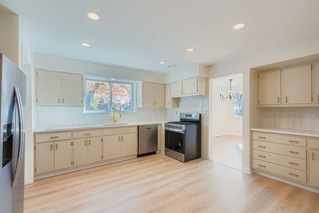 3600 W 115th Street, Chicago, IL 60655