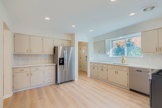 3600 W 115th Street, Chicago, IL 60655