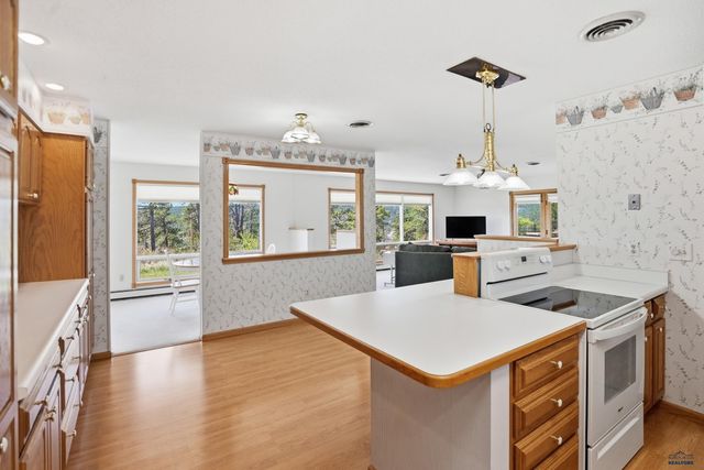955 KINGSWOOD DR, Rapid City, SD 57702