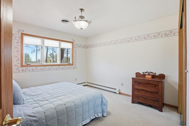 955 KINGSWOOD DR, Rapid City, SD 57702