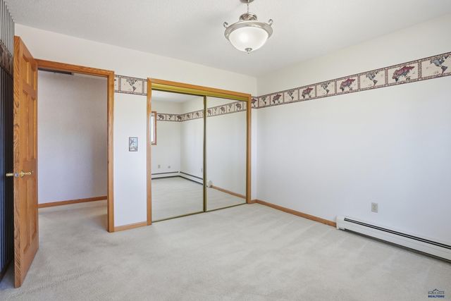 955 KINGSWOOD DR, Rapid City, SD 57702