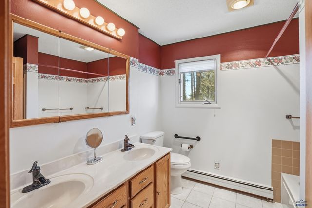 955 KINGSWOOD DR, Rapid City, SD 57702