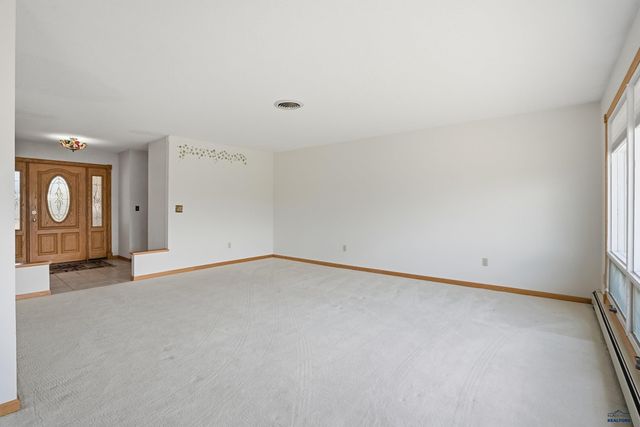 955 KINGSWOOD DR, Rapid City, SD 57702