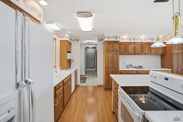 955 KINGSWOOD DR, Rapid City, SD 57702