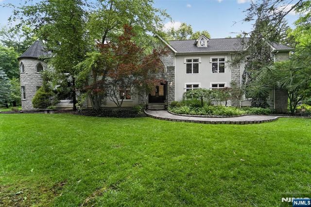 11 Pine Tree Drive, Saddle River, NJ 07458