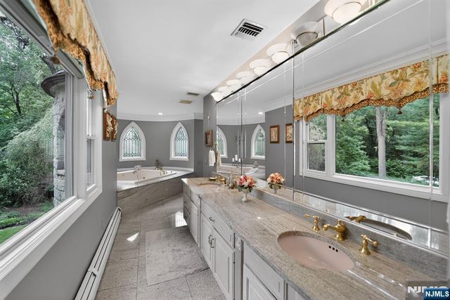 11 Pine Tree Drive, Saddle River, NJ 07458