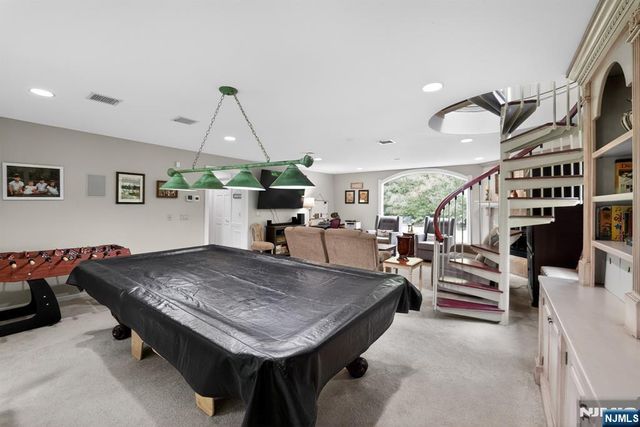 11 Pine Tree Drive, Saddle River, NJ 07458
