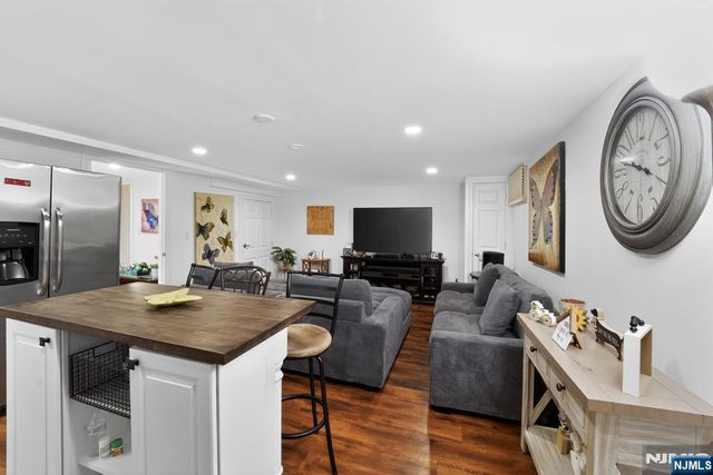 11 Pine Tree Drive, Saddle River, NJ 07458