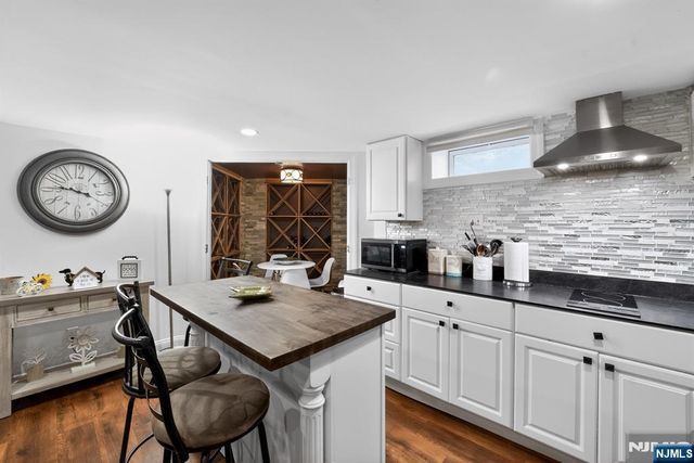 11 Pine Tree Drive, Saddle River, NJ 07458