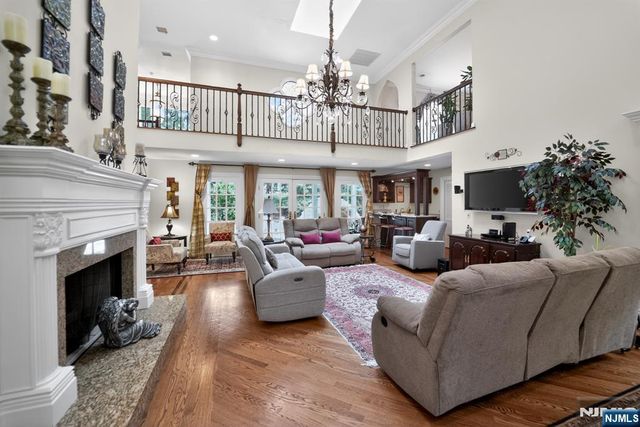 11 Pine Tree Drive, Saddle River, NJ 07458