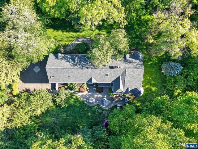 11 Pine Tree Drive, Saddle River, NJ 07458