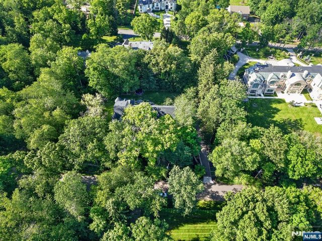 11 Pine Tree Drive, Saddle River, NJ 07458