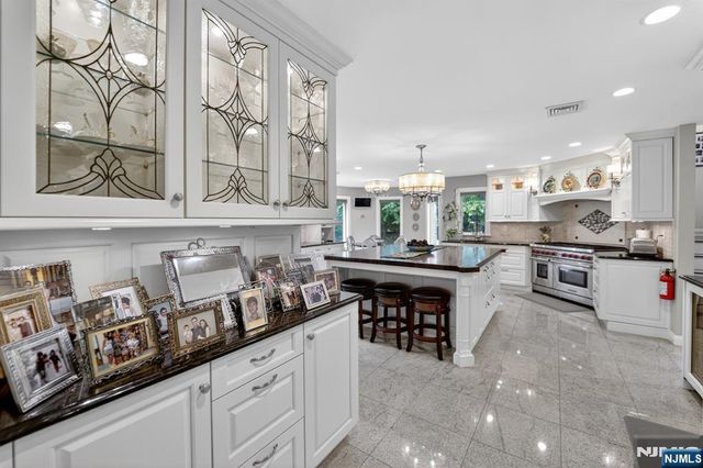 11 Pine Tree Drive, Saddle River, NJ 07458