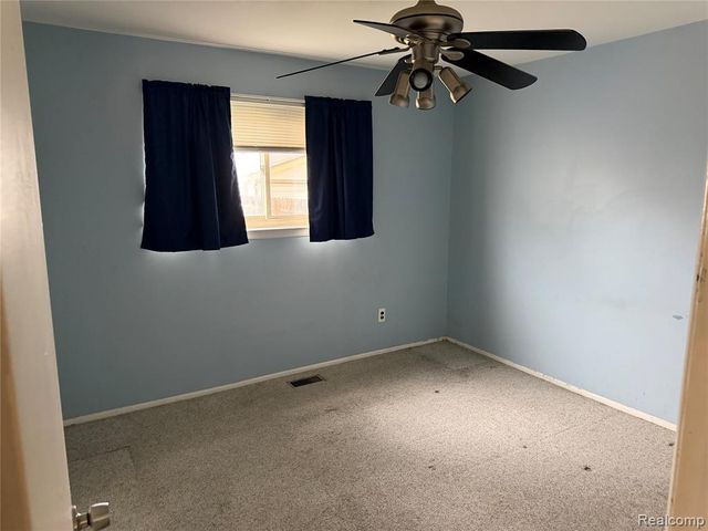 17949 S Wind Drive, Fraser, MI 48026