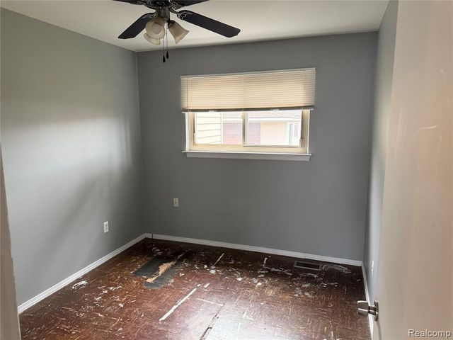 17949 S Wind Drive, Fraser, MI 48026