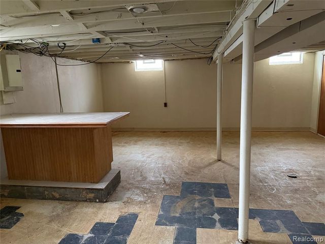 17949 S Wind Drive, Fraser, MI 48026