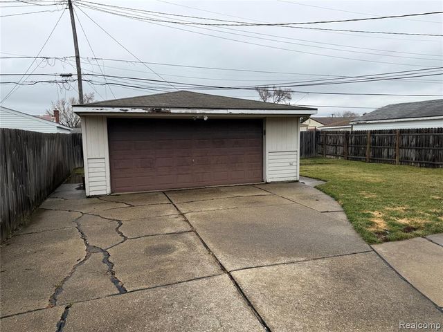 17949 S Wind Drive, Fraser, MI 48026