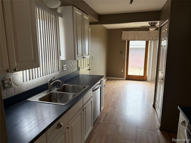 17949 S Wind Drive, Fraser, MI 48026