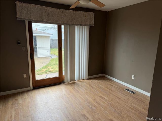 17949 S Wind Drive, Fraser, MI 48026