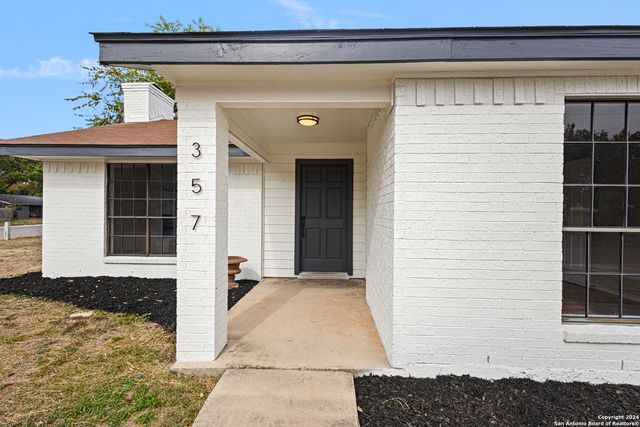 357 Paisano St, New Braunfels, TX 78130