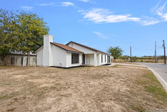357 Paisano St, New Braunfels, TX 78130