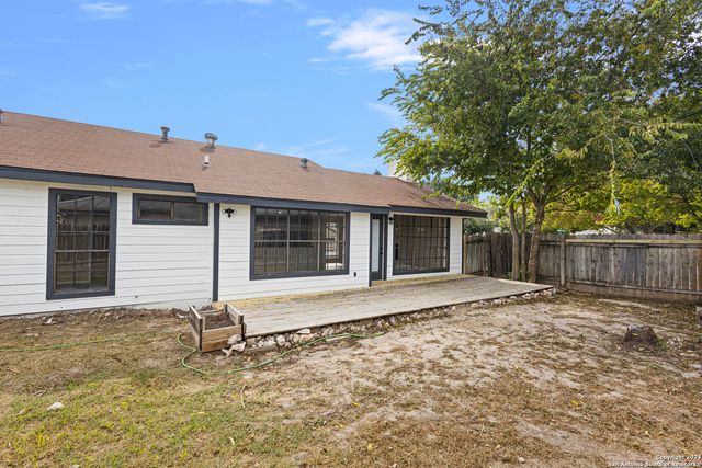 357 Paisano St, New Braunfels, TX 78130