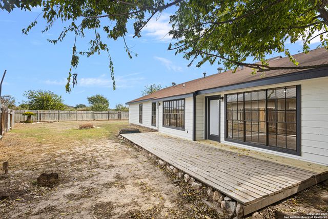 357 Paisano St, New Braunfels, TX 78130